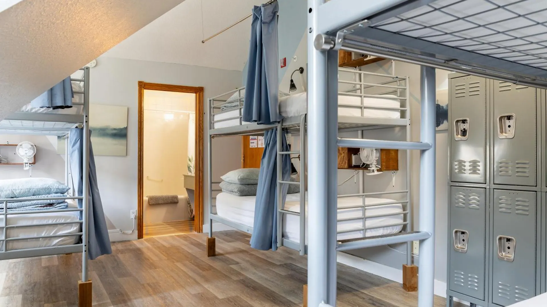 Samesun Banff Hostel